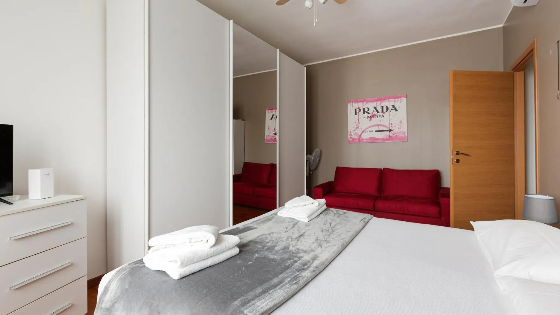 Cosy Apartment Milano- Bisceglie M1  米兰
